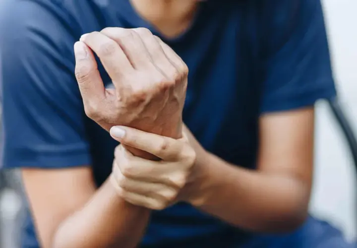 Skręcony nadgarstek? Szybka diagnoza i pierwsza pomoc RICE!