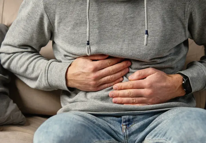 Ssanie w żołądku: Jak się pozbyć? Leki, domowe sposoby, dieta