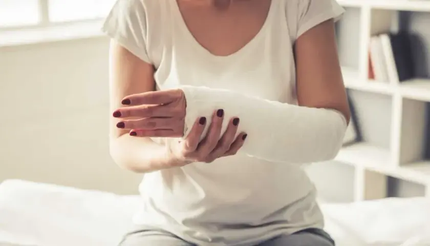 Skręcenie nadgarstka: Ile trwa leczenie i jak szybko wrócić do formy?