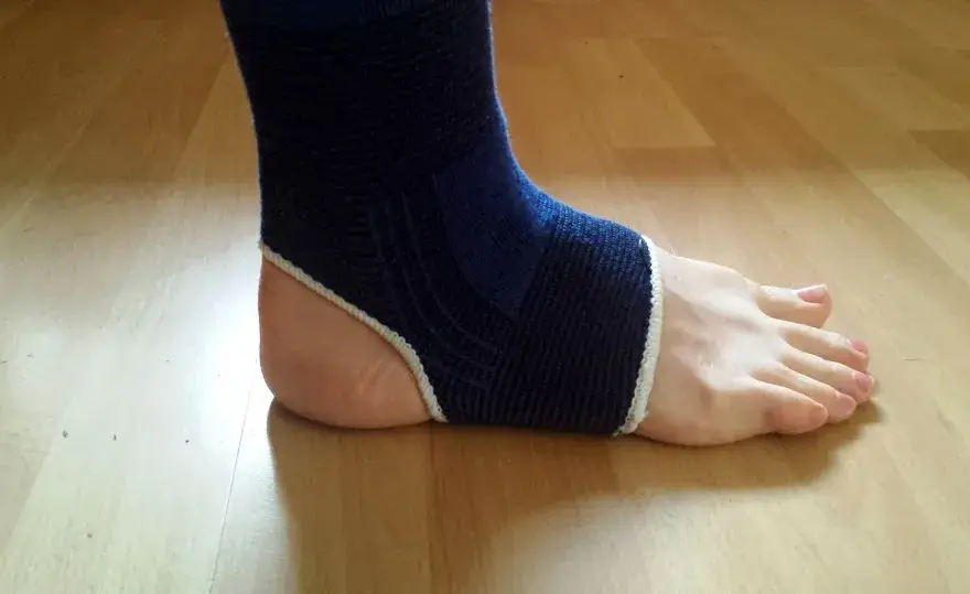 Skręcona kostka: ile boli i jak przyspieszyć powrót do zdrowia?