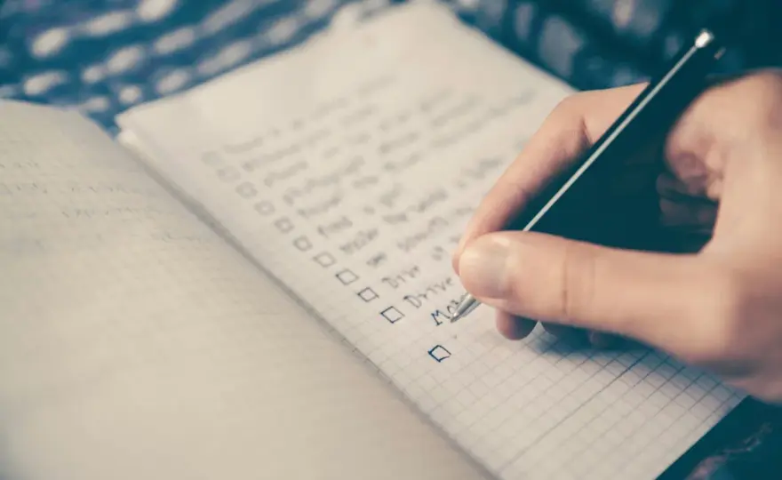 Co wziąć na rehabilitację kręgosłupa? Sprawdź checklistę