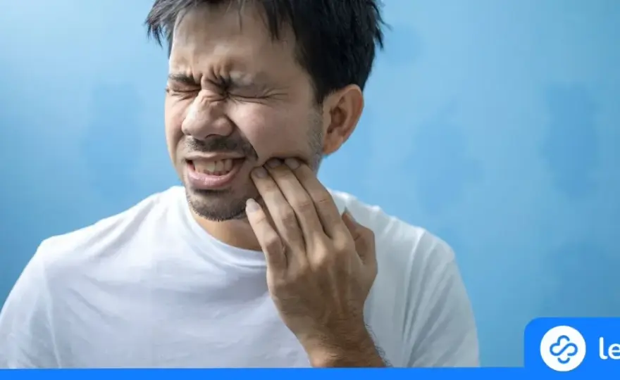 Ból dziąseł: Szybka ulga, domowe sposoby i kiedy do dentysty
