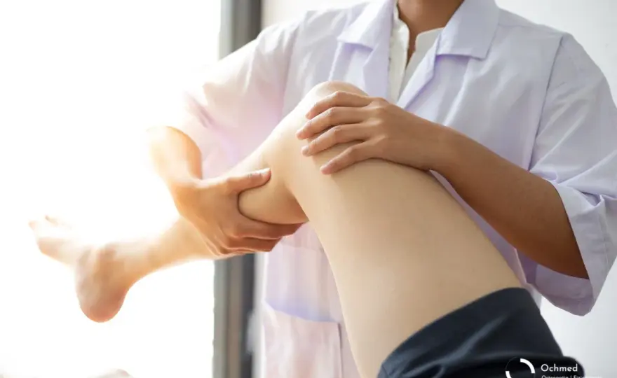 Nierówne nogi? Jak fizjoterapeuta diagnozuje i leczy