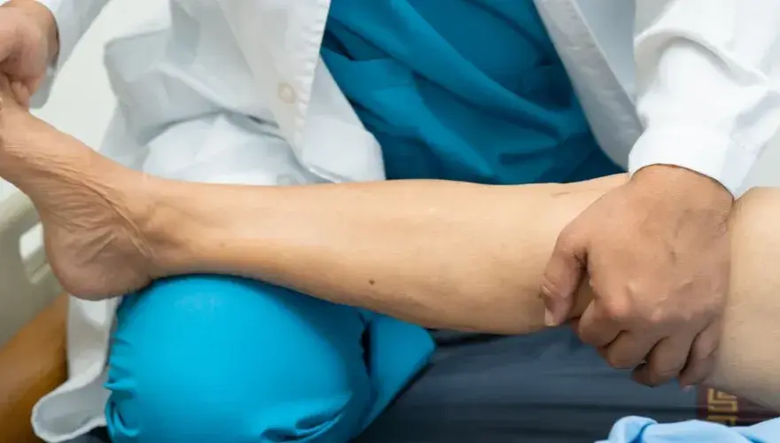 Fizjoterapia kolana: jak odzyskać sprawność i pozbyć się bólu?