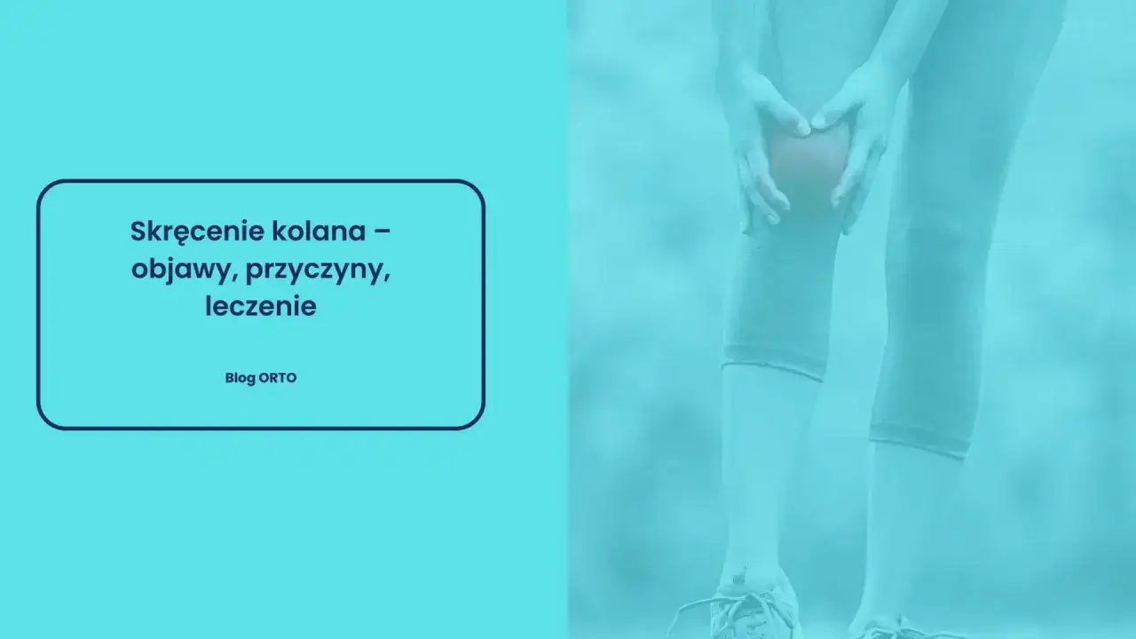 Osoba trzyma się za bolesne, skręcone kolano. Tekst informuje o objawach, przyczynach i leczeniu skręcenia kolana, a także o tym, jak długo boli skręcone kolano.